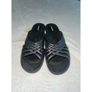 Okabashi slip on women’s shoes sz L (9.5-10.5)